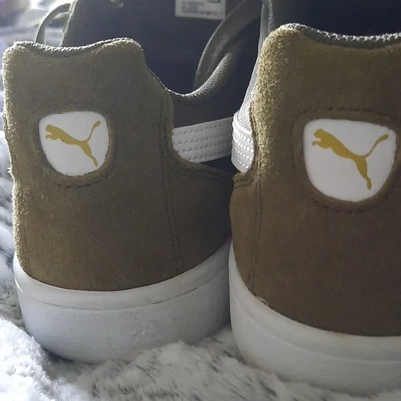 Puma Men's 10 Olive Suede Sneakers, Worn Once Indoors Display, New w Box - Picture 9 of 11